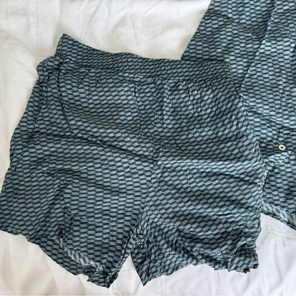 Kith Monogram Shorts Set - Picture 2 of 4